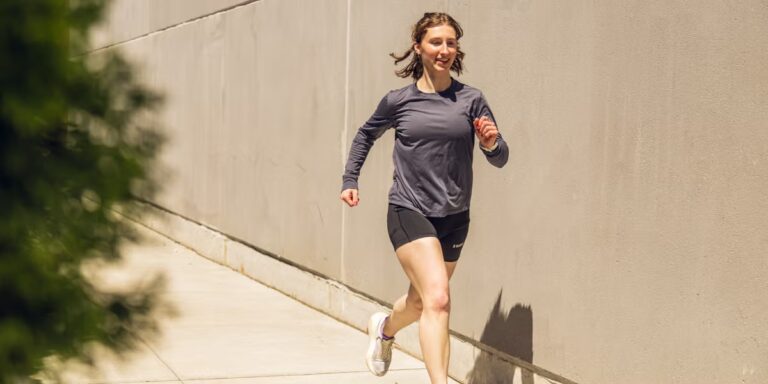 Courir plus loin semble plus facile : pourquoi j'ai arrêté de poursuivre mon rythme de course à long terme

