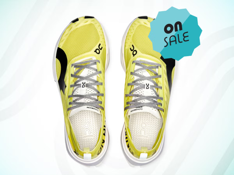La chaussure de course Cloudboom Strike Marathon de On est à plus de 40 % de réduction
