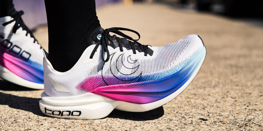 Super chaussures athlétiques à bout large Altra et Topo — Chaussures de course plaquées carbone