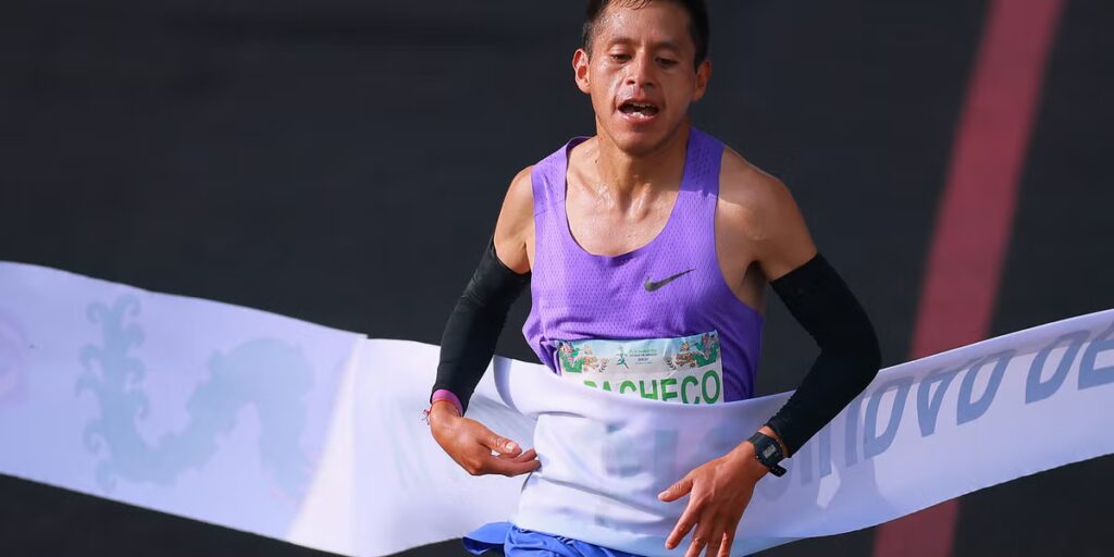 Un olympien remporte le marathon de Mexico avec une montre Casio de base à 22 $
