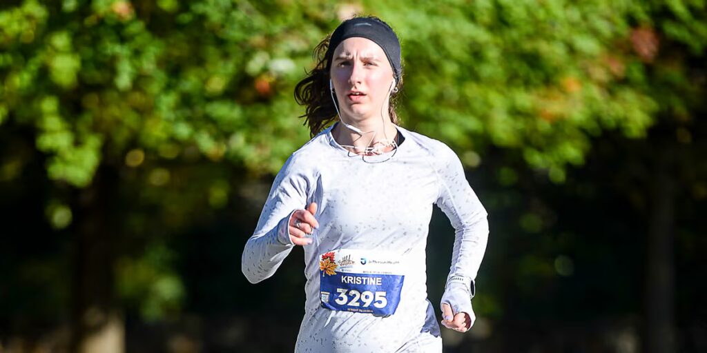 Comment équilibrer l'entraînement en force et le kilométrage pour un semi-marathon plus rapide