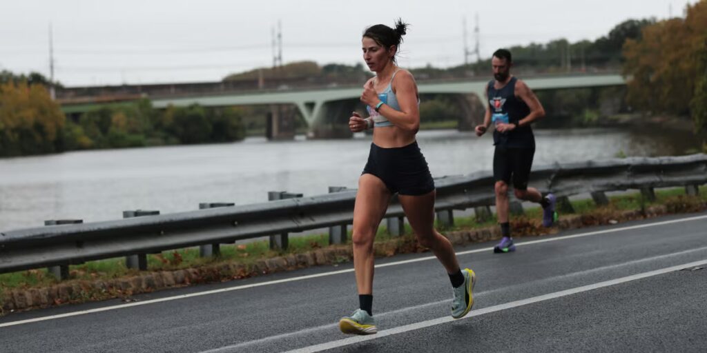 Comment un deuxième entraînement de vitesse hebdomadaire m'a aidé à dépasser 1h30 au semi-marathon
