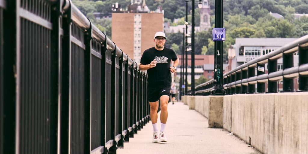 Courses du matin ou du soir : quel est le meilleur pour la performance ?