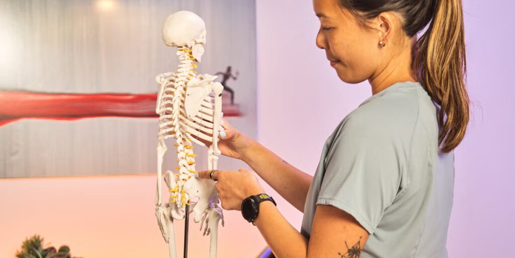 Douleur lombaire due à la course à pied : causes, traitement et récupération
