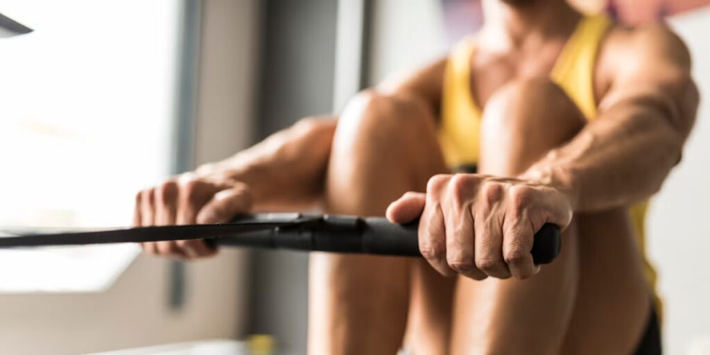 Rameur ou vélo elliptique : quel est le meilleur entraînement croisé pour les coureurs ?